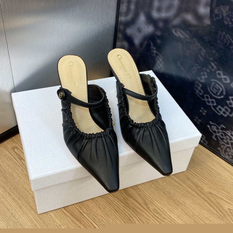 ch**an D*or slippers